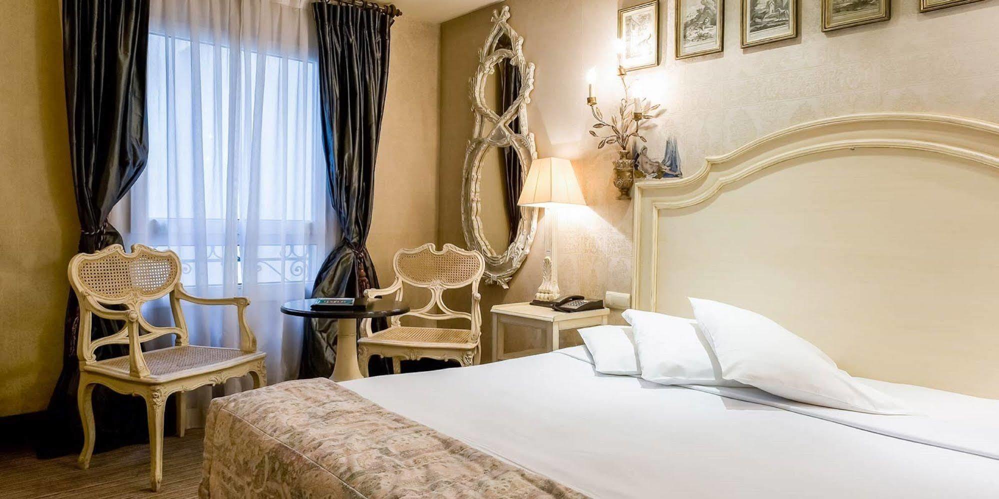 Hotel Chateaubriand Paryż Zewnętrze zdjęcie